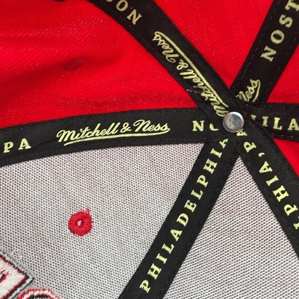 Mitchell & Ness - NBA Raptors Snapback Hat - Red - Picture 12 of 12